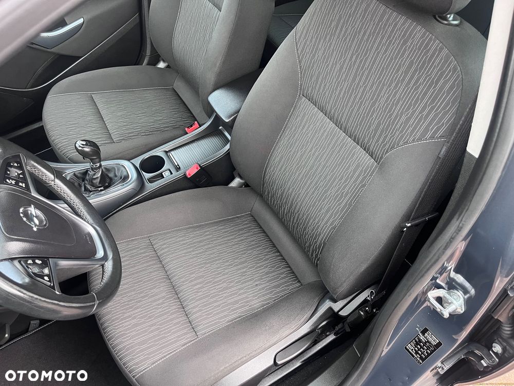 Opel Astra 1.4 T Cosmo - 10