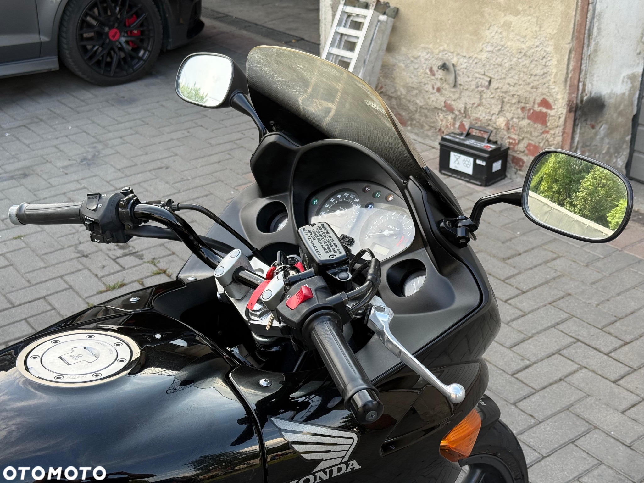 Honda CBF - 12