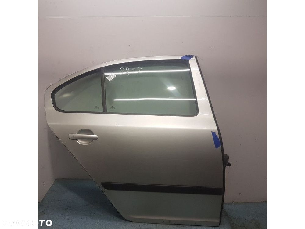 DRZWI TYŁ PRAWE   SKODA OCTAVIA II - 1