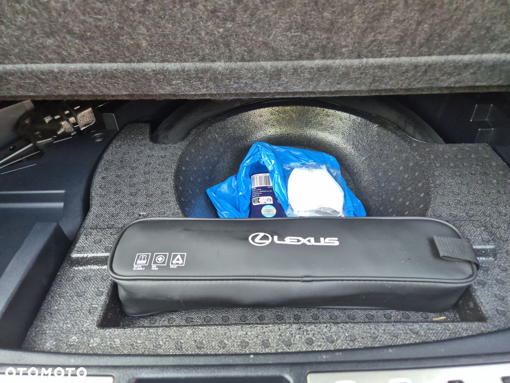 Lexus NX 300h Prestige AWD - 18