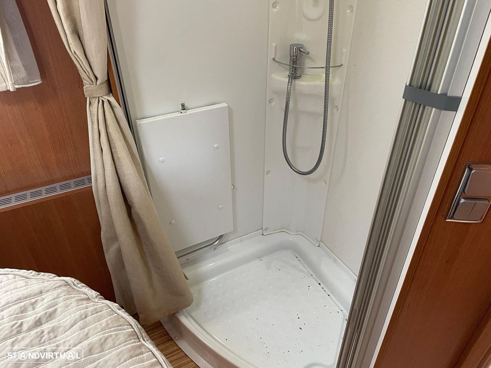 Pilote Explorateur G742 c/Cama Central - Autocaravana - 33