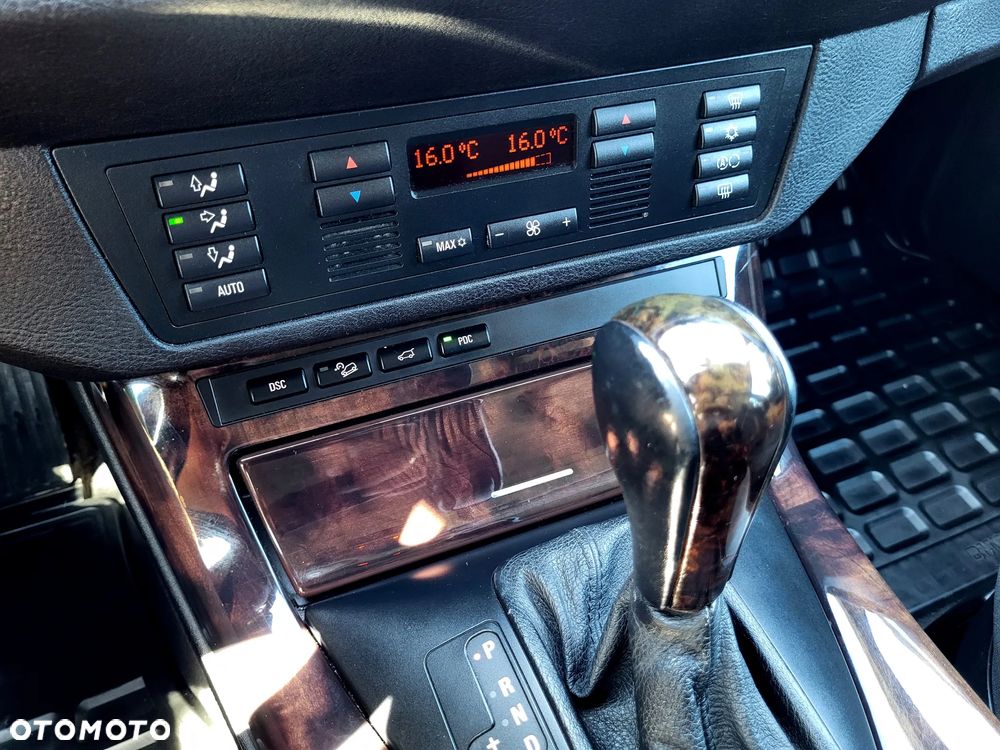 BMW X5 4.4i - 20