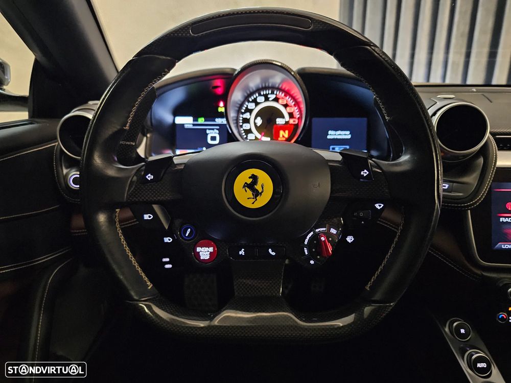 Ferrari GTC4 Lusso T - 12