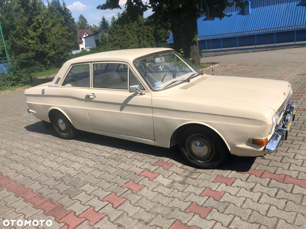Ford Taunus - 15