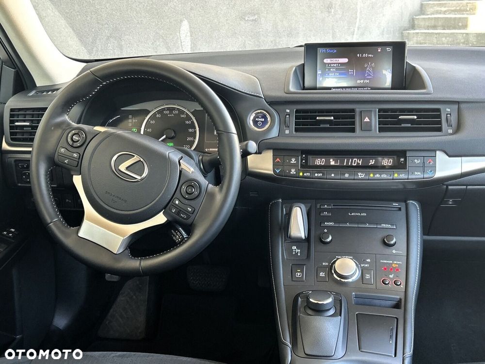 Lexus CT - 13
