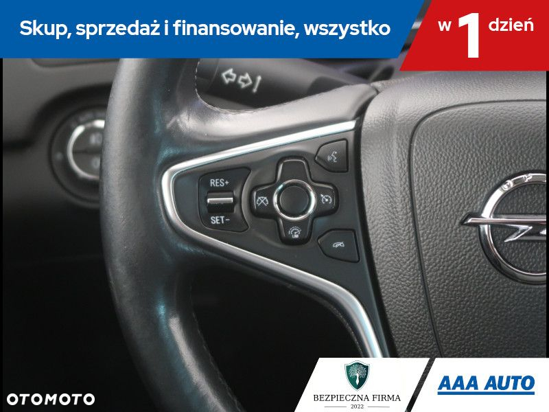 Opel Insignia - 17