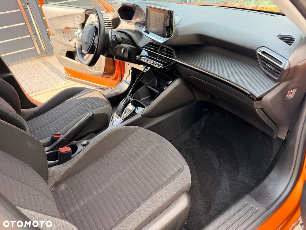 Peugeot 2008 PureTech 130 EAT8 Allure - 13