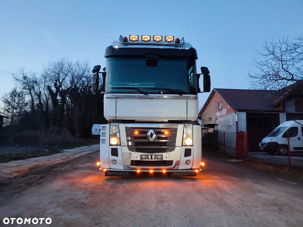 Renault MAGNUM - 8