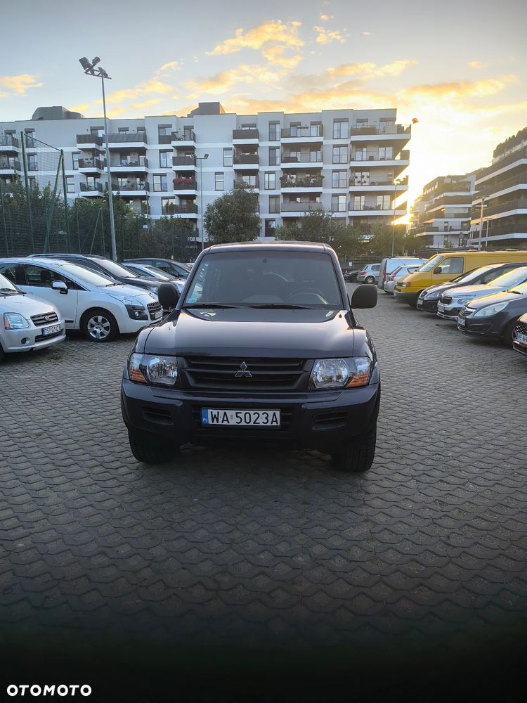 Mitsubishi Pajero - 2