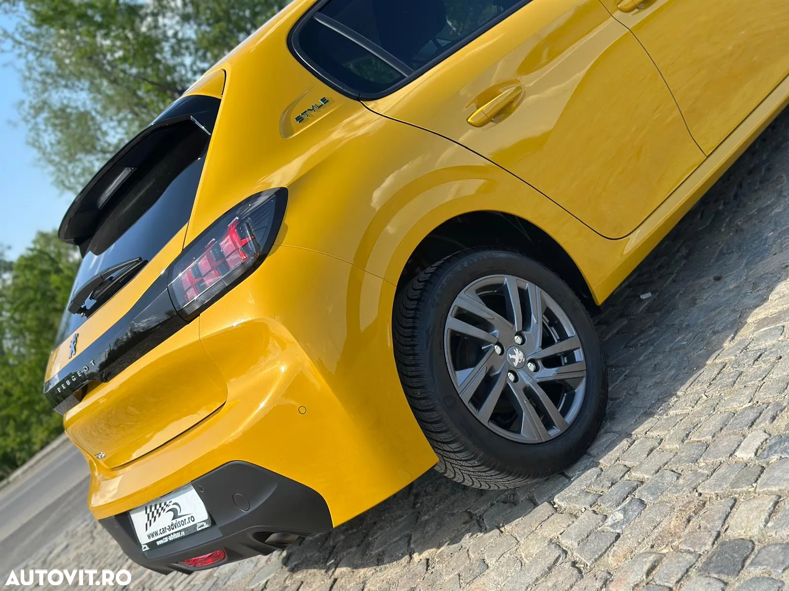 Peugeot 208 PureTech 100 Style - 10