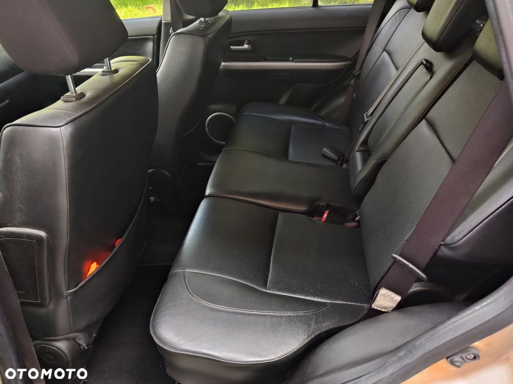 Suzuki Grand Vitara 2.0 De luxe - 10