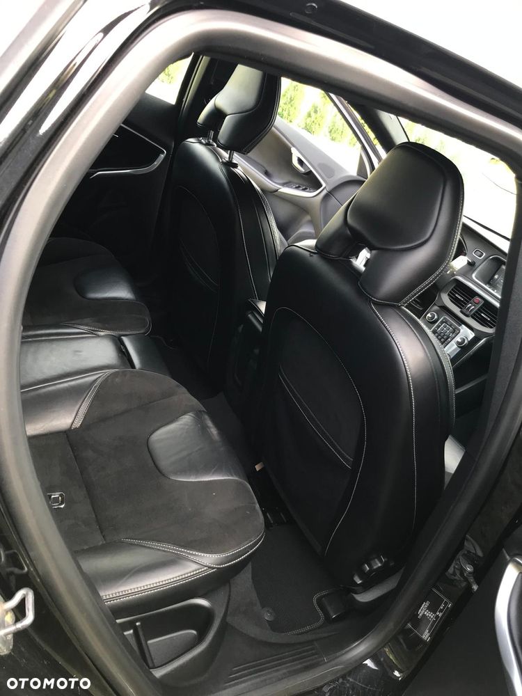 Volvo V40 D2 R-Design - 9
