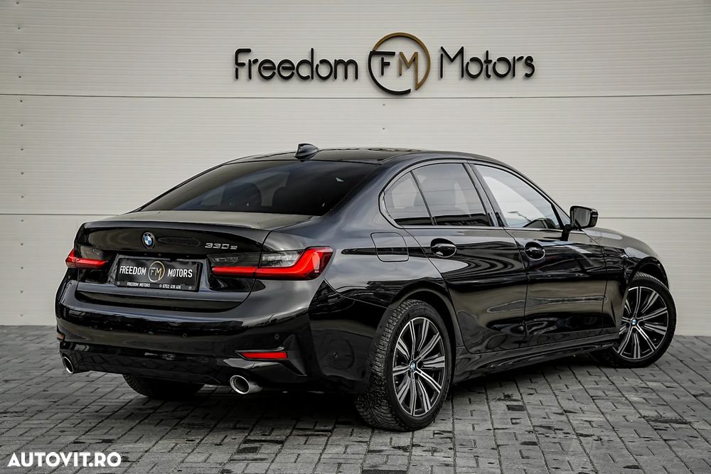 BMW Seria 3 330e Aut. Sport Line - 6