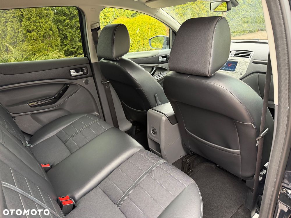 Ford Kuga 2.0 TDCi 4x4 Titanium - 16