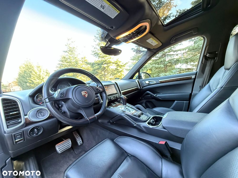 Porsche Cayenne S Hybrid - 16