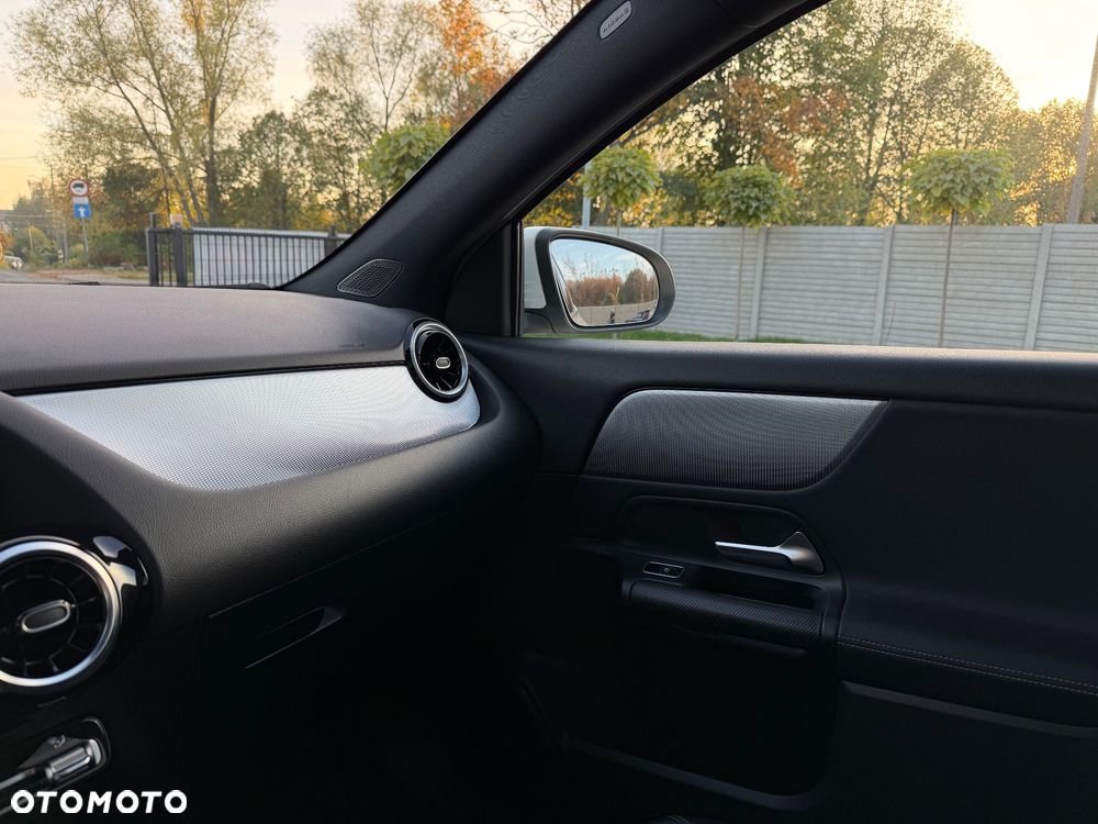 Mercedes-Benz GLA 200 Progressive - 18