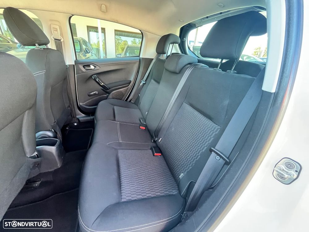 Peugeot 208 1.6 BlueHDi Active - 8