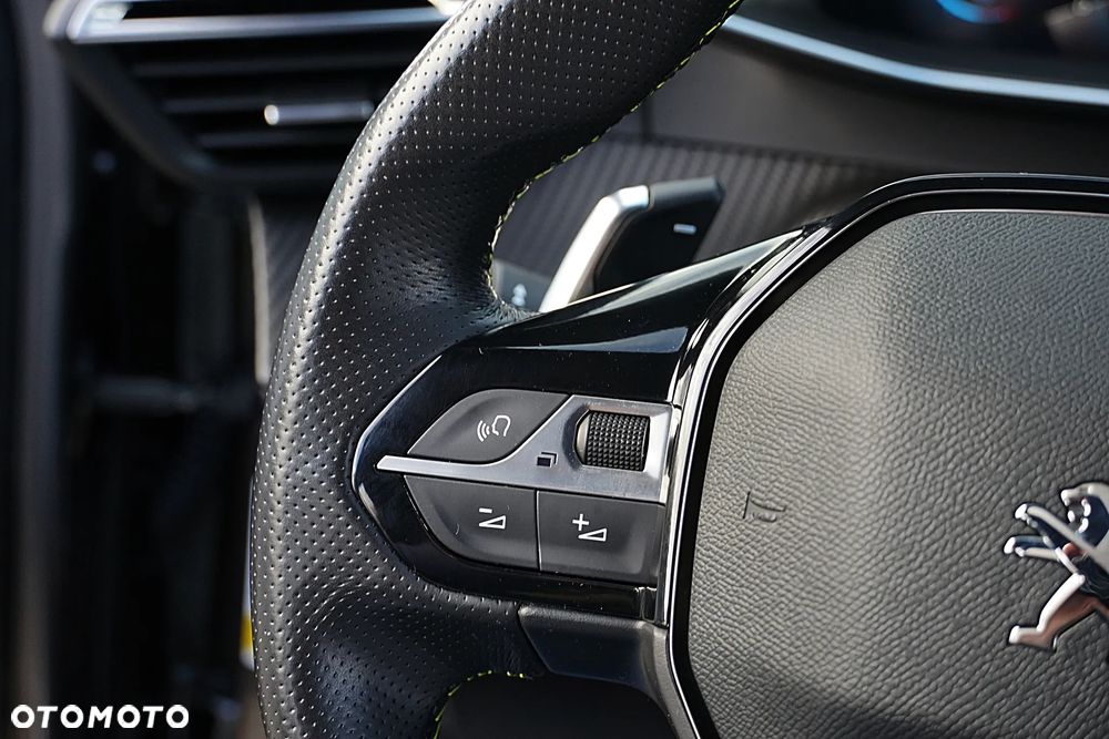 Peugeot 2008 PureTech 130 EAT8 GT - 27