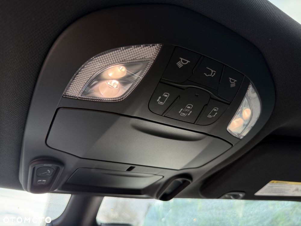 Chrysler Pacifica - 20