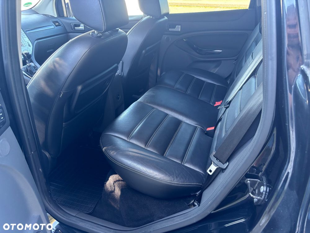 Ford Kuga 2.0 TDCi 4x4 Titanium - 16