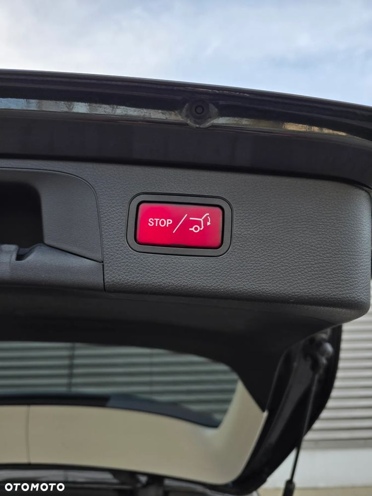 Mercedes-Benz GLC 220 d 4Matic 9G-TRONIC AMG Line - 39