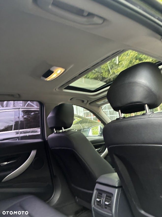 BMW Seria 3 320i xDrive - 6