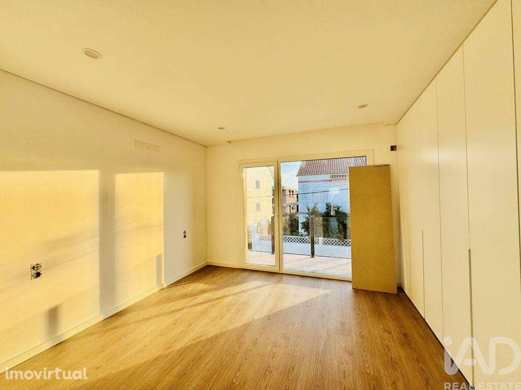 Casa / Villa T3 em Fernão Ferro de 130,00 m2 - Grande imagem: 2/18