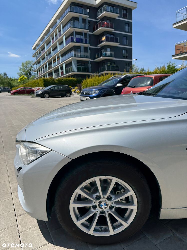 BMW Seria 3 318d Sport Line - 19