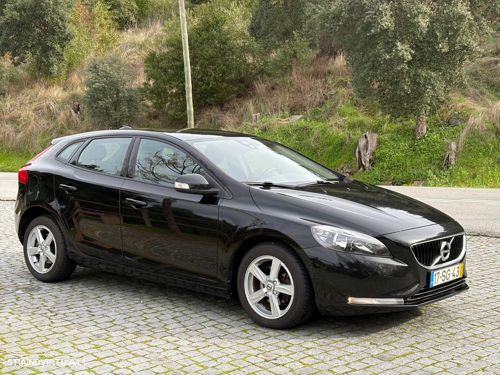 Volvo V40 2.0 D2 R-Design Momentum - 1