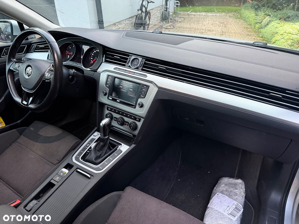 Volkswagen Passat 2.0 TDI SCR DSG Comfortline - 11