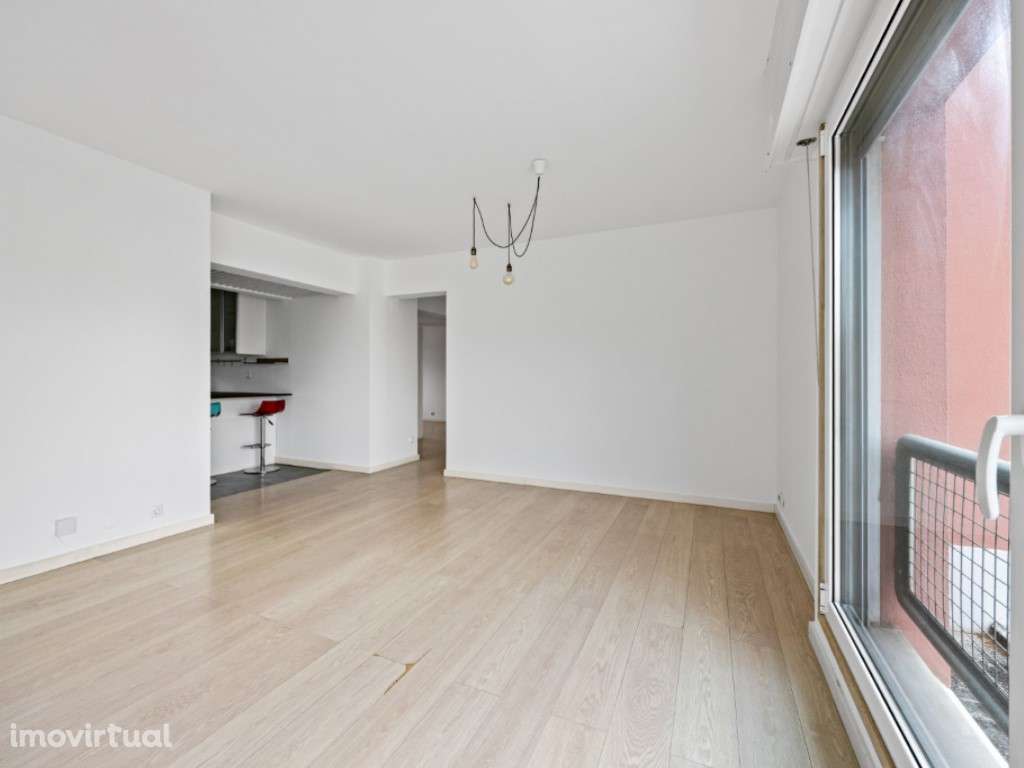 Apartamento T3 renovado e com estacionamento na melhor localização ... - Grande imagem: 5/21