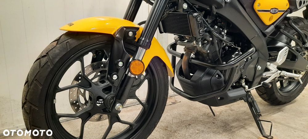 Yamaha XSR - 7