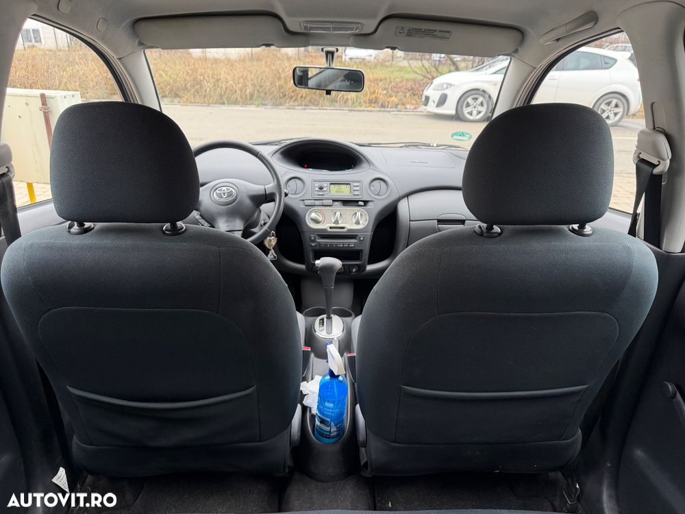 Toyota Yaris 1.3 Aut Sol - 4