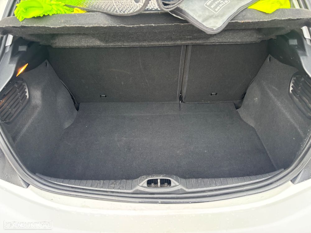 Peugeot 208 1.2 PureTech Style - 27