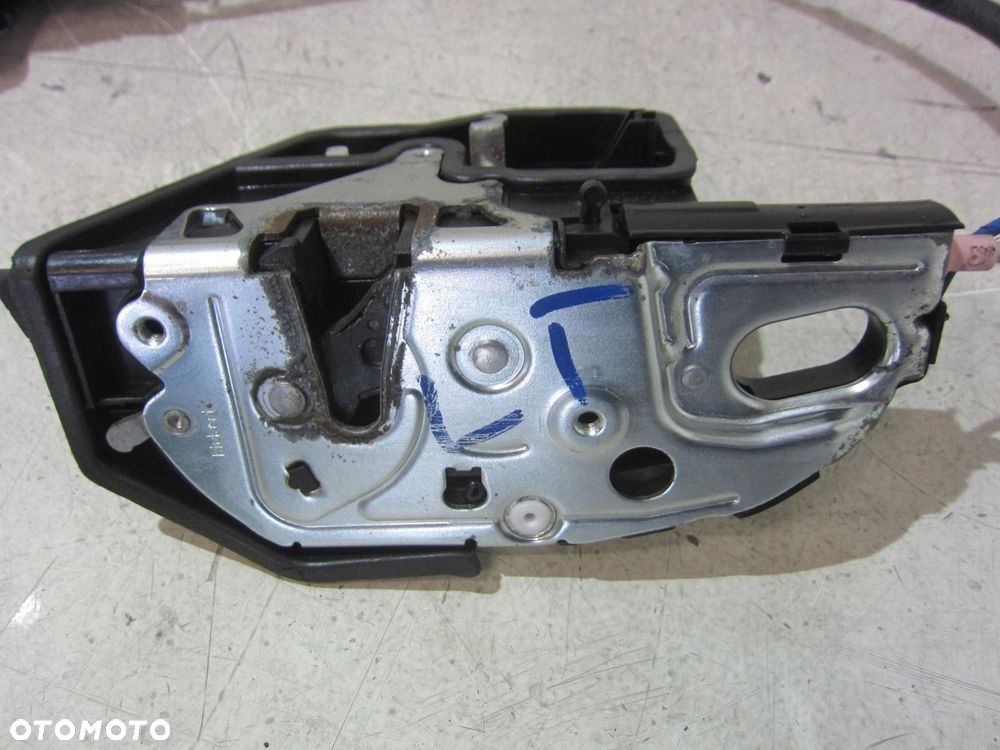 BMW 6 F06 GRAN COUPE ZAMEK DRZWI DOCIĄG LEWY TYŁ 7276321 51227276321 - 3
