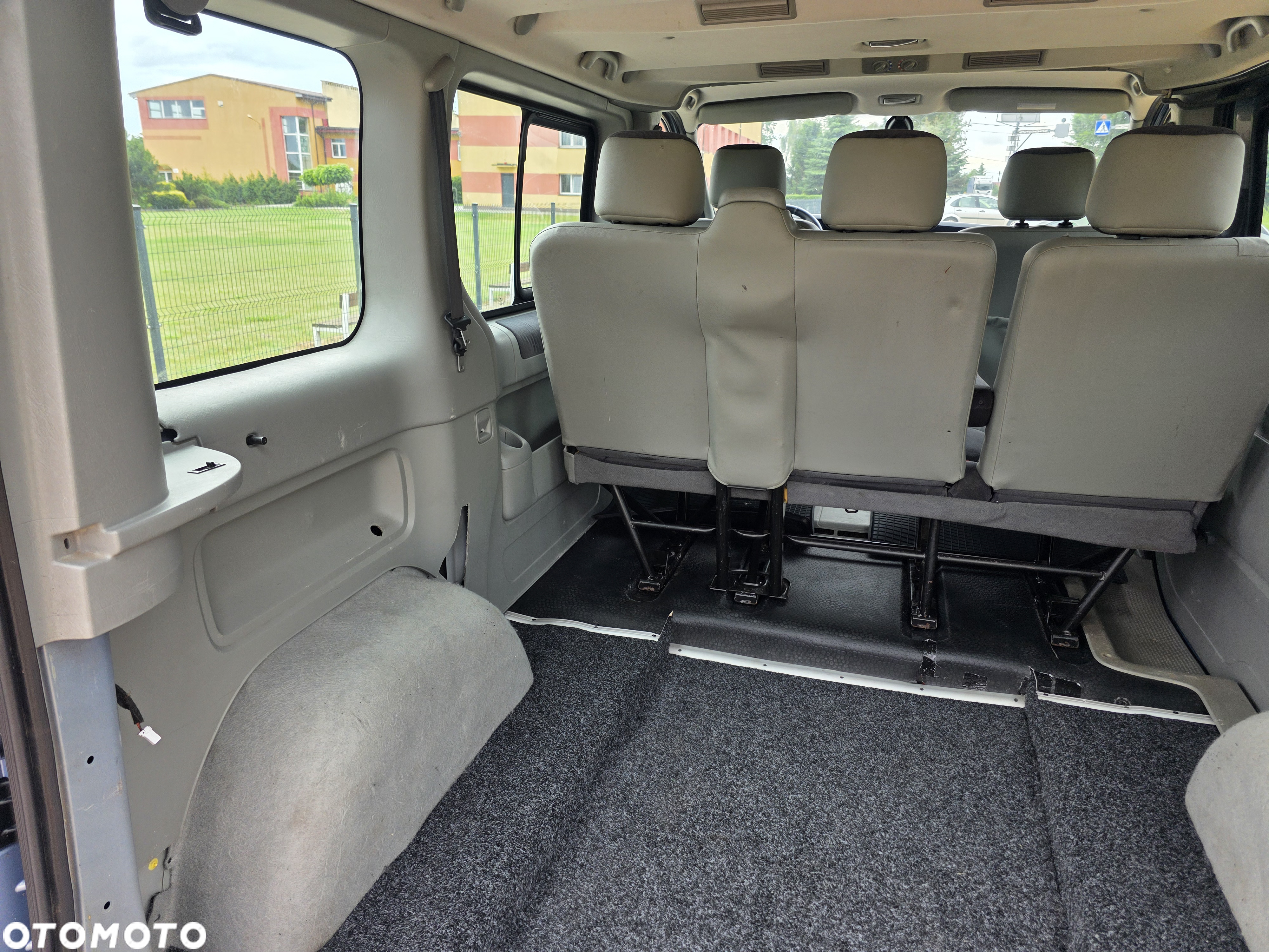 Renault Trafic 2.0 dCi 115 Combi L1H1 teilverglast - 11