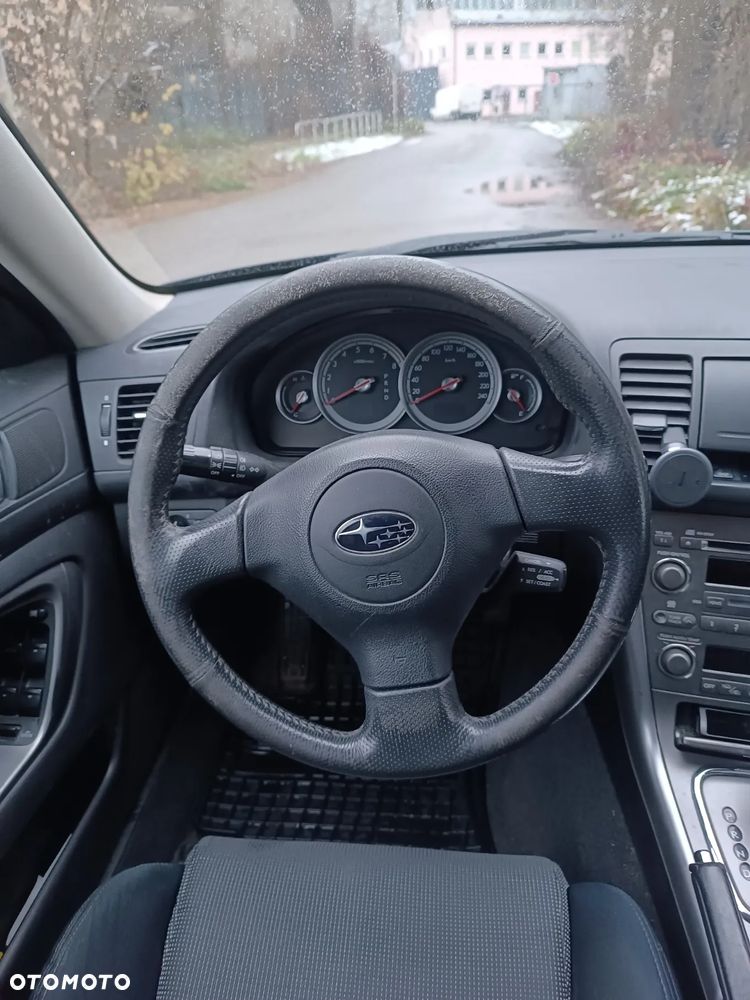 Subaru Legacy - 12