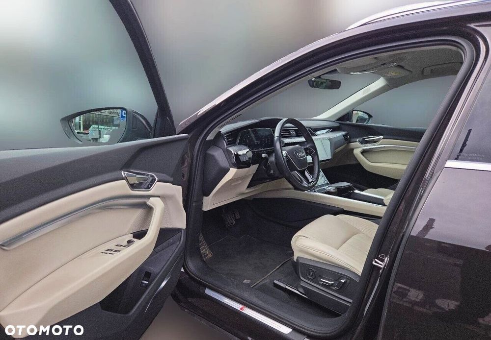 Audi Q8 e-tron 55 114kWh Quattro S Line - 13