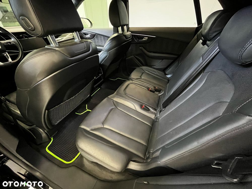 Audi Q8 - 8