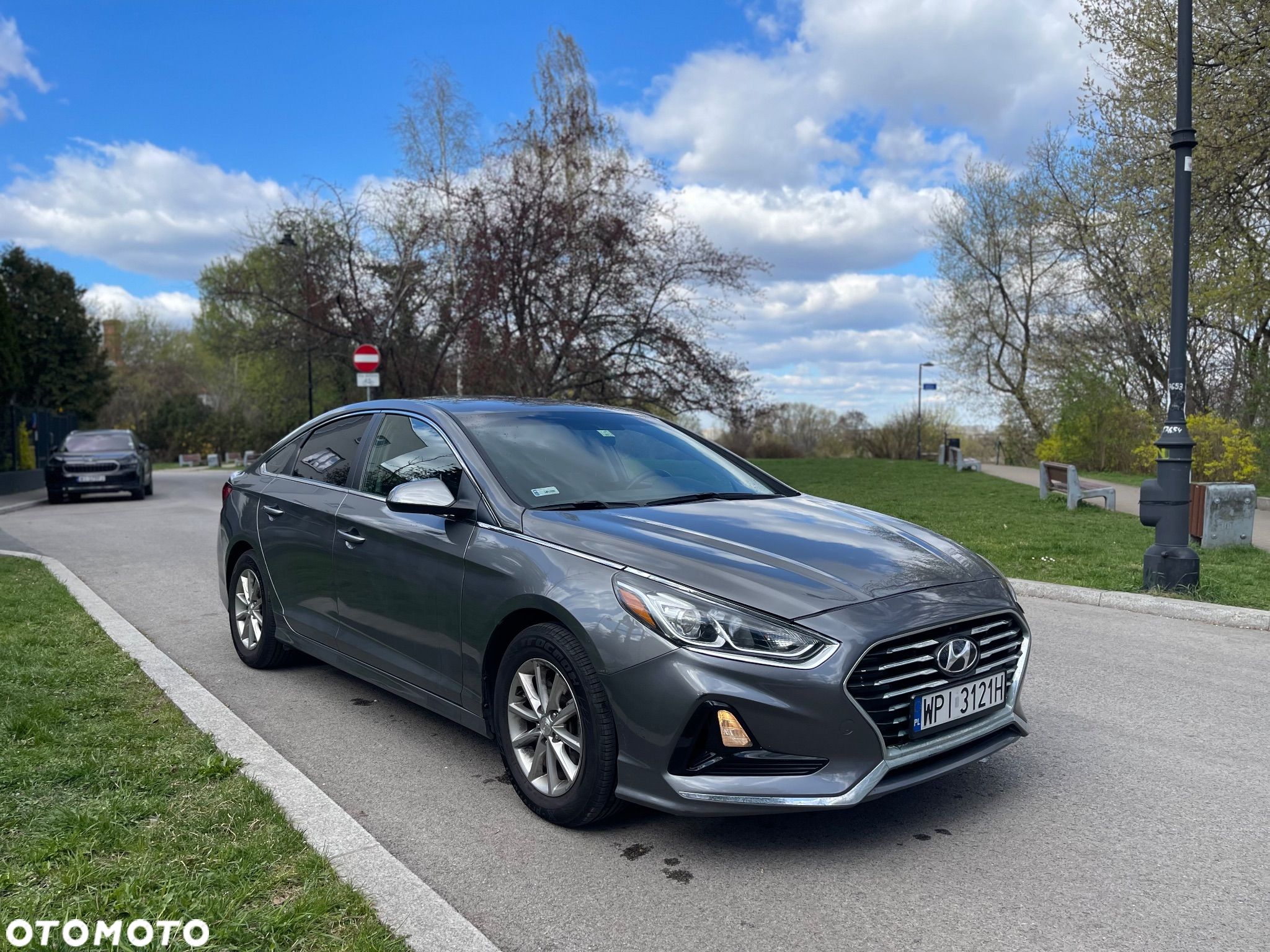Hyundai Sonata - 1