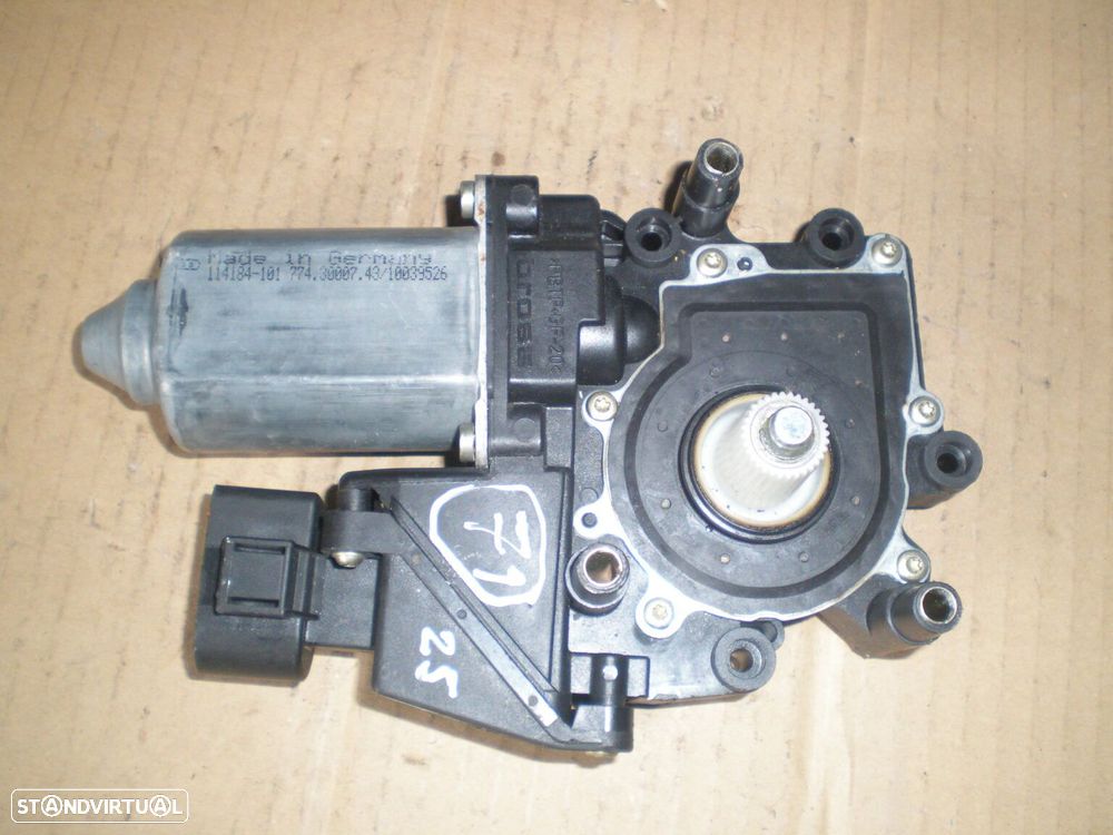Motor Elevador Vidro 8D0959802E 114188 113 AUDI A4 1999 TD AUDI A4 B5 AVANT 1998 1.9TDI 110Cv 5P CINZA T DRT AUDI A4 8D 1999 1.9TDI 110CV 4P PRETO TD - 2