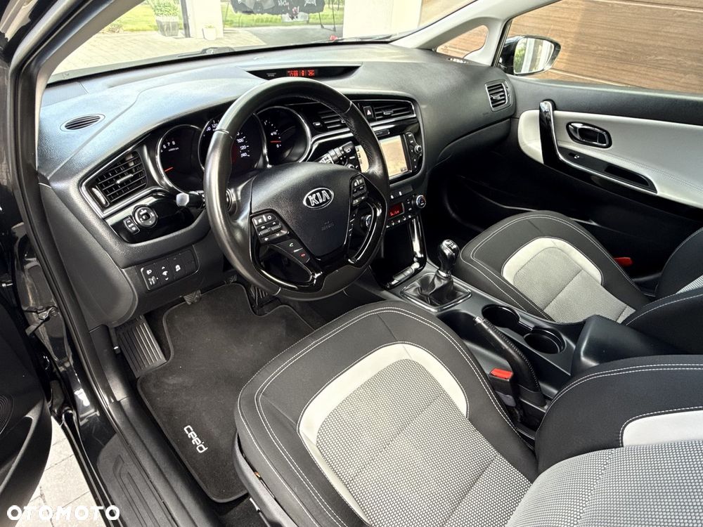Kia Ceed 1.6 GDI Business Line - 13