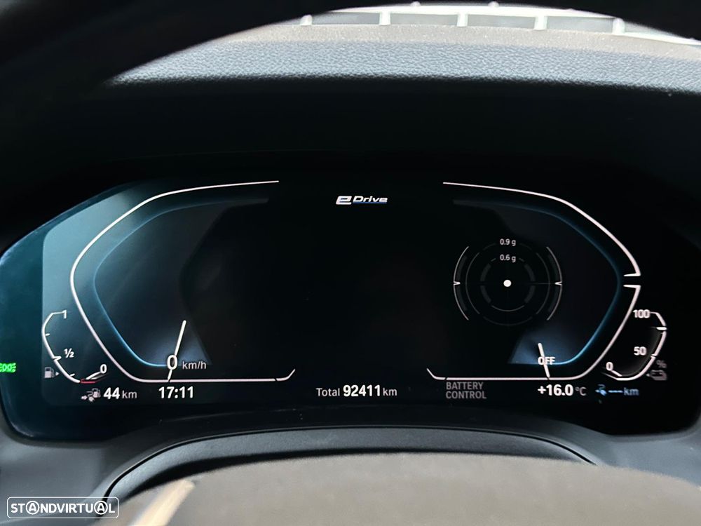 BMW 330 e Touring Corporate Edition Auto - 24