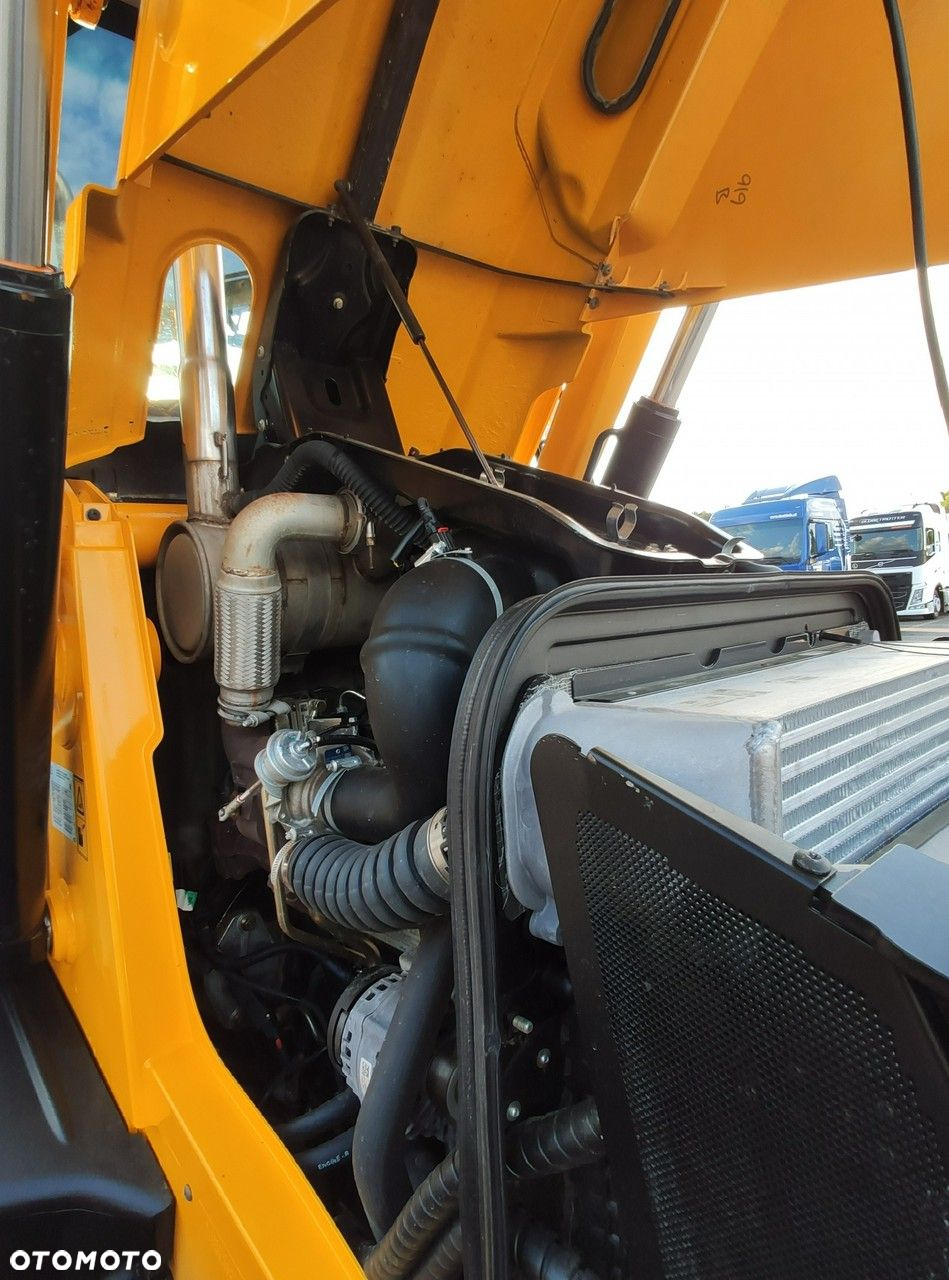JCB 3CX - 26