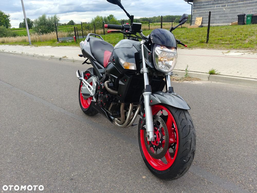 Suzuki GSR - 5