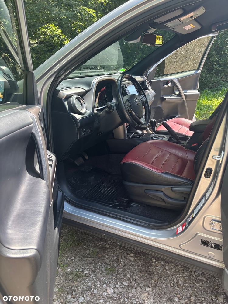Toyota RAV4 Hybrid Selection 4x4 - 15