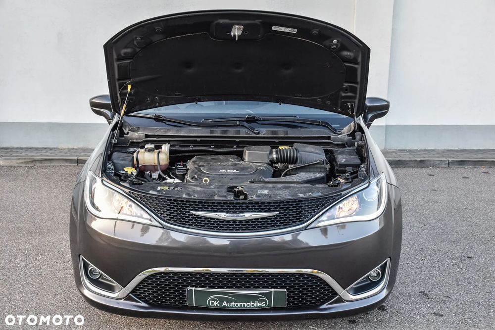 Chrysler Pacifica - 35