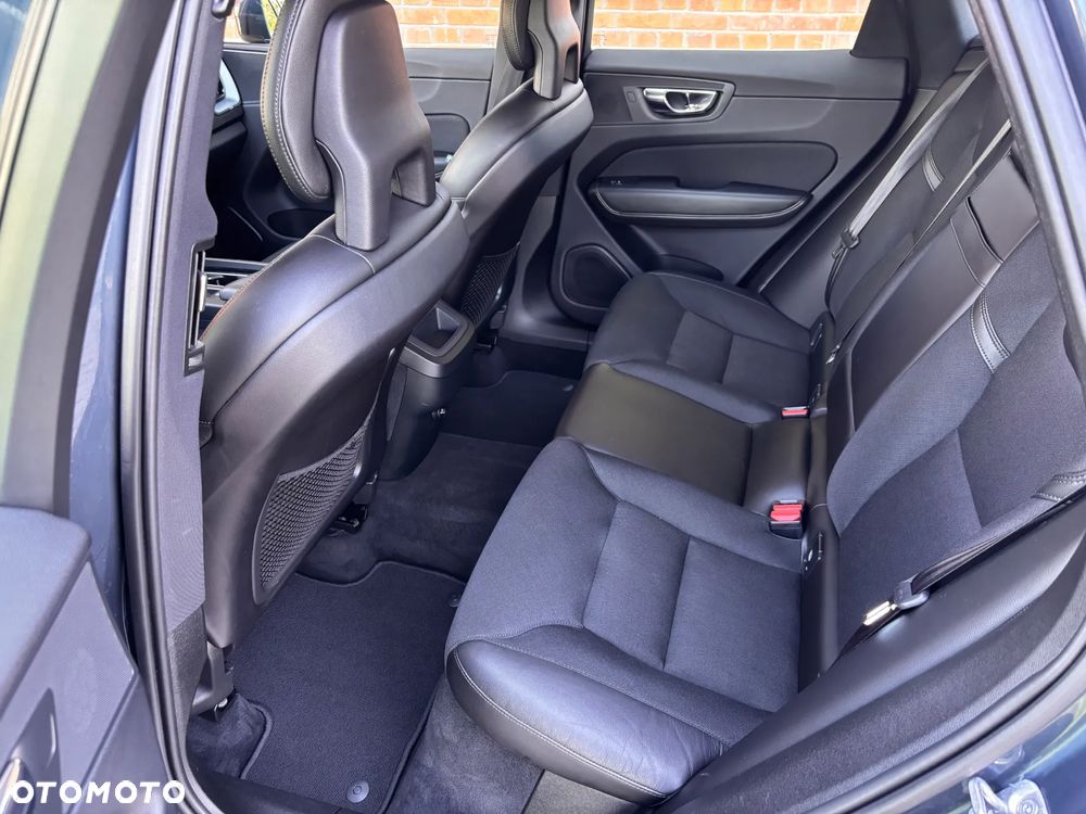 Volvo XC 60 D4 AWD Momentum - 13