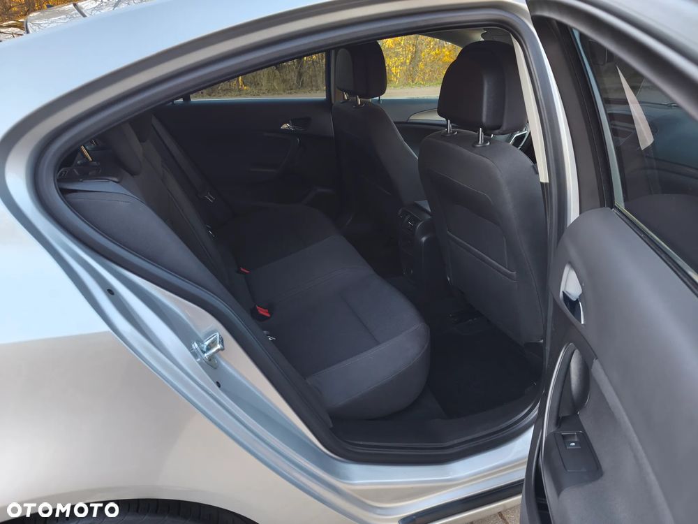 Opel Insignia 2.0 CDTI - 12