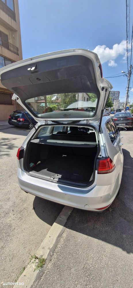 Volkswagen Golf - 8